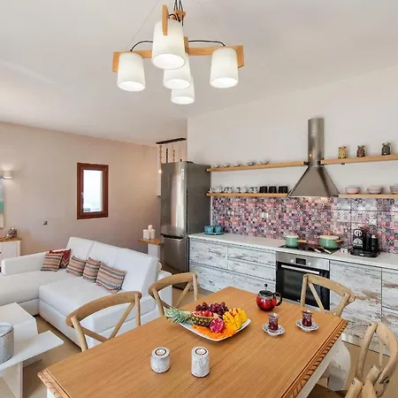 2 Bed House - Sleeps 5 - Pets - Wifi Nyaraló