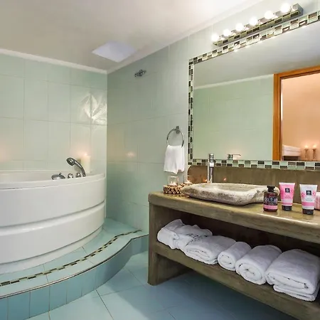 2 Bed House - Sleeps 5 - Pets - Wifi *