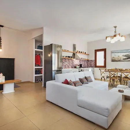 2 Bed House - Sleeps 5 - Pets - Wifi